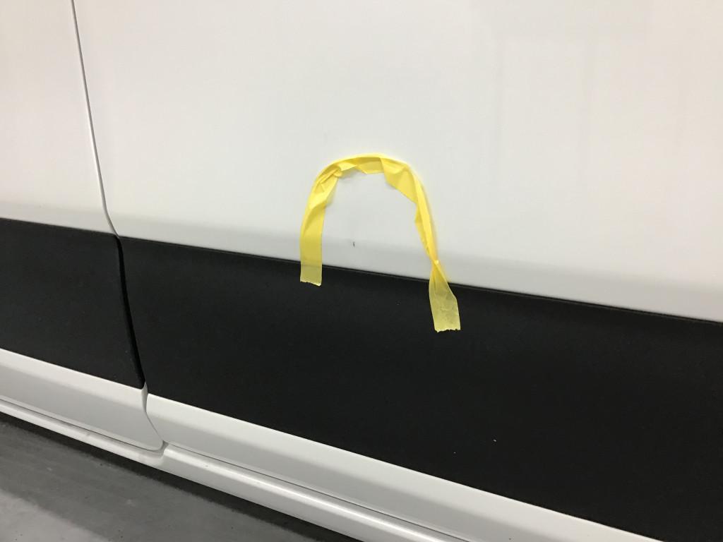  シエンタ へこみ修理前