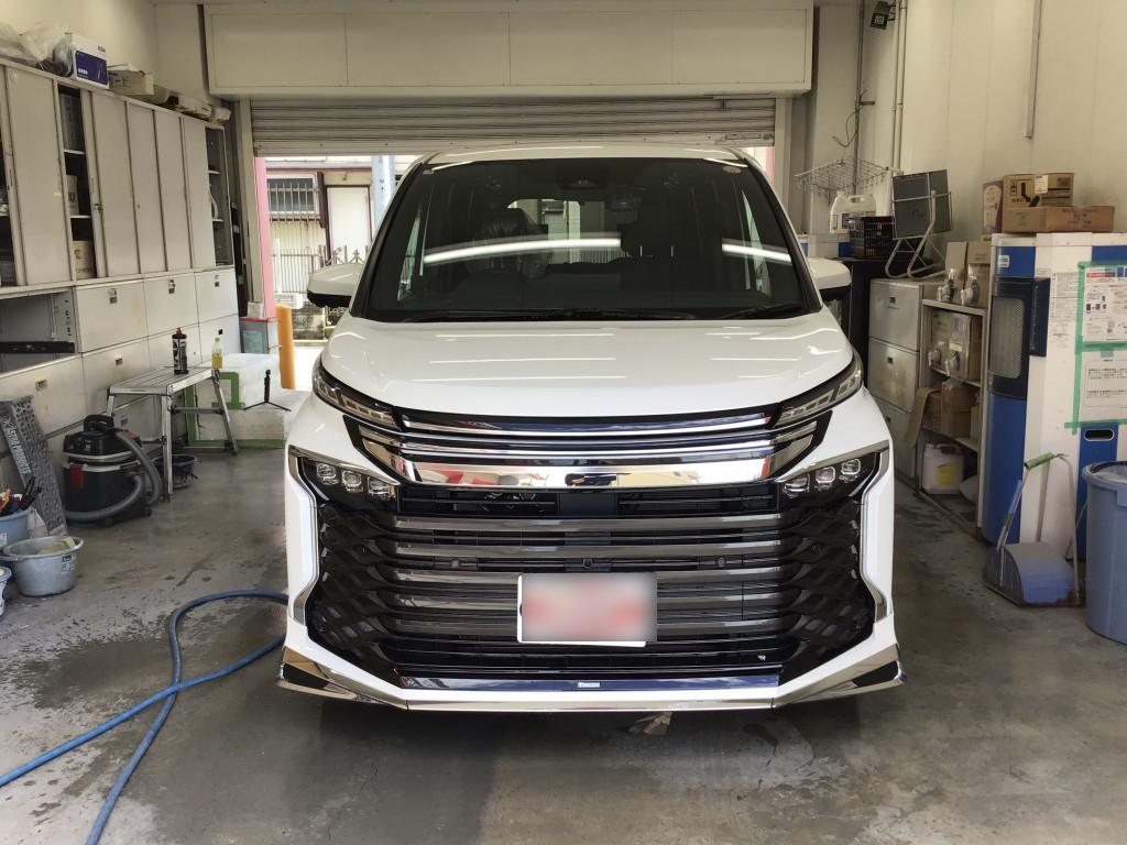 トヨタ ヴォクシー バンパー エグレ