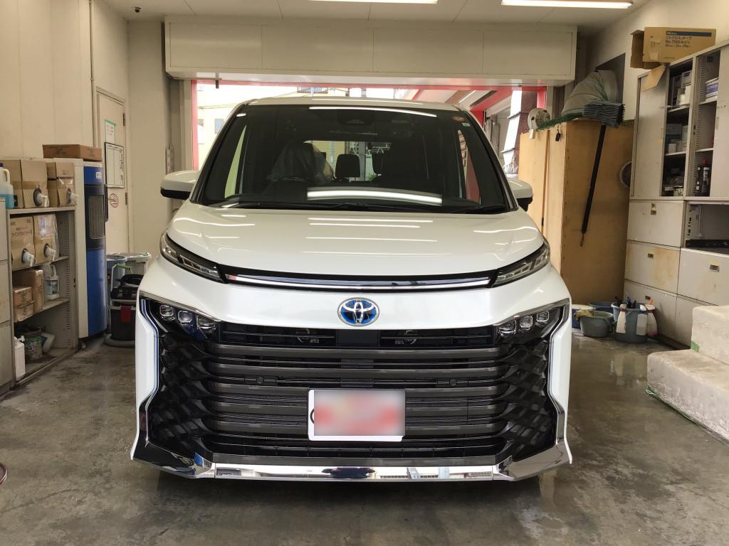 トヨタ ヴォクシー ドア へこみ