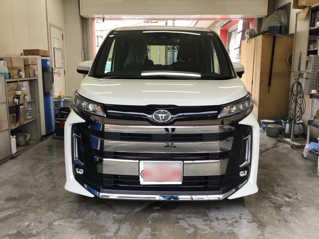 トヨタ ノア ドア へこみ