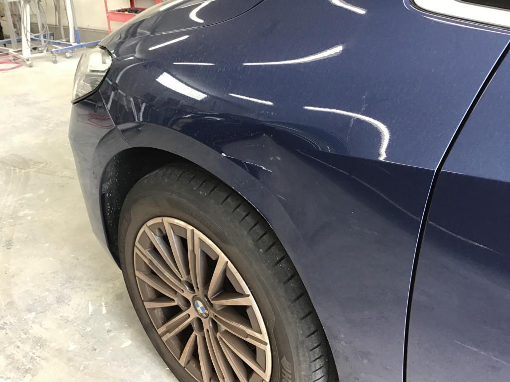  ＢＭＷ　２シリーズ へこみ修理前