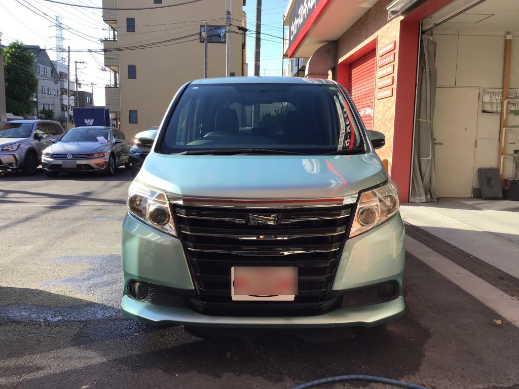 トヨタ ノア バンパー へこみ