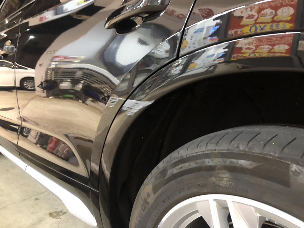  アウディ　Ｑ５ へこみ修理前