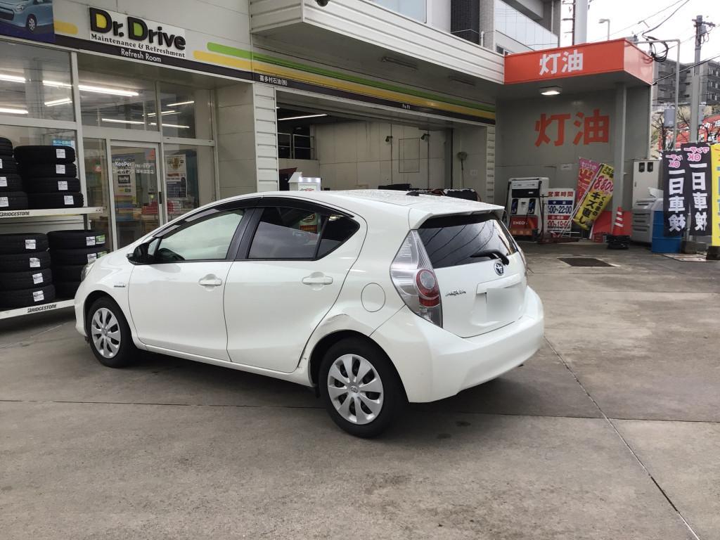 トヨタ アクア フェンダー へこみ