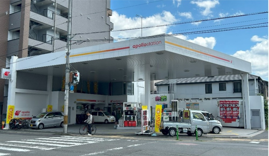ピッカーズ丸太町店外観